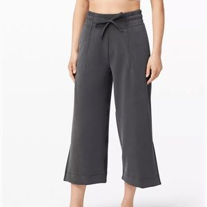 Lululemon Soft Ambitions High Rise Crop